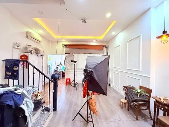 MẶT TIỀN KINH DOANH SẦM UẤT – NGUYỄN ẢNH THỦ, Q12 – HÀNG HIẾM