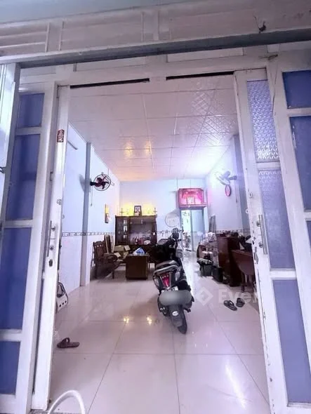 2 tầng tân hòa đông bình tân 2pn2wc 62m2 hẻm 6m thông chỉ 4,95 ty...