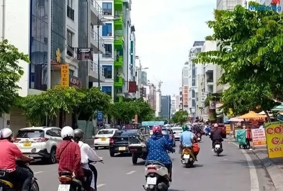 NHÀ MẶT TIỀN Đ.PHẠM VĂN BẠCH P15.TÂN BÌNH