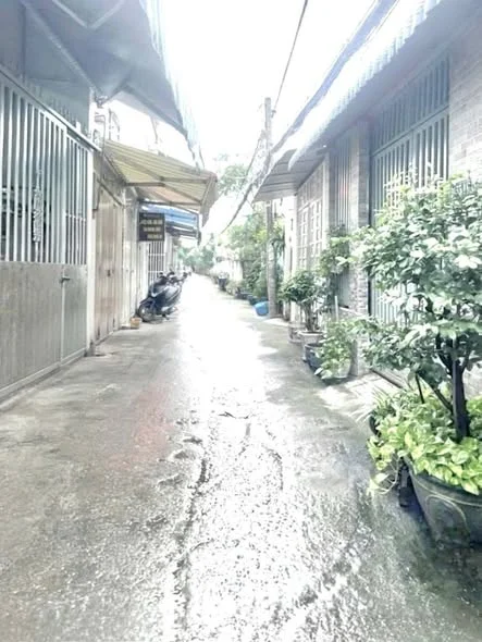 Nhà bán hẻm 2155 huỳnh tấn phát