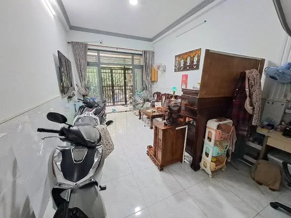 QUẬN PHÚ NHUẬN - 55 M2 - 8.2 TỶ DT: 3.95 x 14m, hẻm sạch thoáng, an ninh.