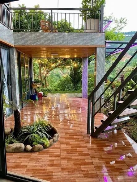 Diện tích 1018m có 100m xây dựng. Đất 2 mặt tiền Có Nhà 3 phòng