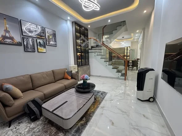 LÊ HỒNG PHONG - Q10 - SÁT MẶT TIỀN - NHÀ ĐẸP LUNG LINH - 55M2 - 3.7