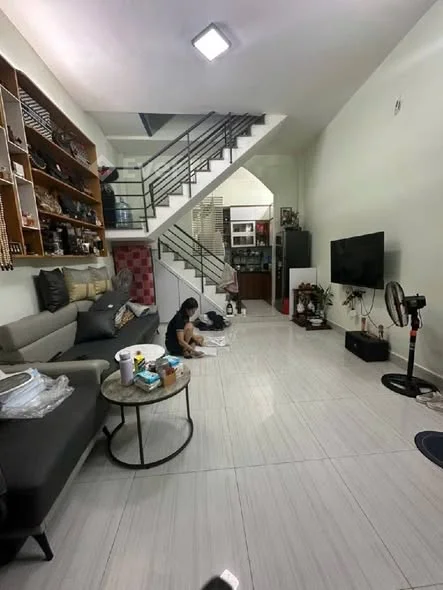 MT Kinh doanh Lê Quốc Trinh – 2 tầng – 28m² – chỉ nhỉnh 5 tỷ