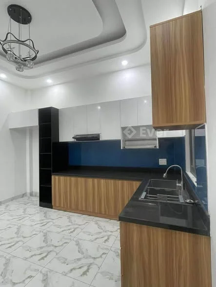 Tân Kỳ Tân Quý, Tân Sơn Nhì, Tân Phú
DT: 4 X 14, 4 tầng , 6 tỷ nhỉnh
LH 0984 279 738