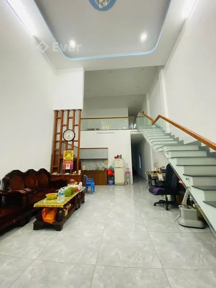 Bán nhà phía sau Chợ Xuân Thanh, đường nhựa thông , Nhà cách chợ 300m đi bộ