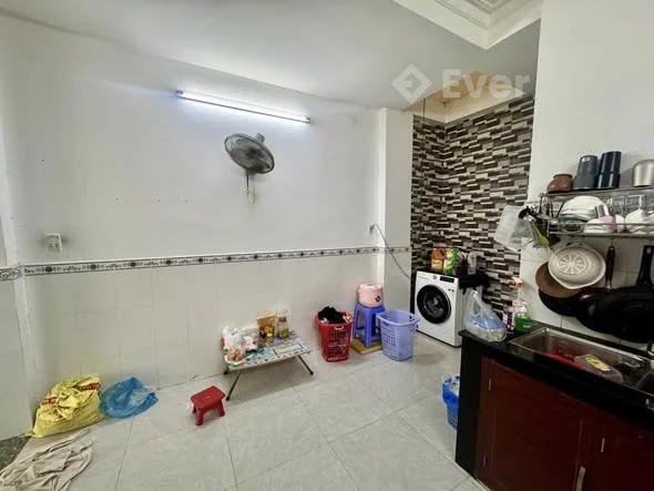 Ngay Vincom Nguyễn Xí – 45.7m² – 6 tỷ xíu xíu4.05 x 11.3 | 2 tầng btct |