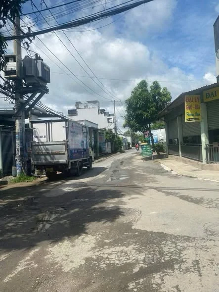 Bán Đất SHR Mặt Tiền --DT: 10m × 37m, full thổ cưGiá:11Tỷ500 TL