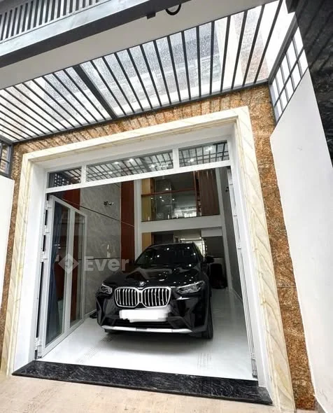 Nhà 5 tầng Đẹp Lung Linh Full nội thất tại Nguyễn Văn Dung, cạnh cơ sở m