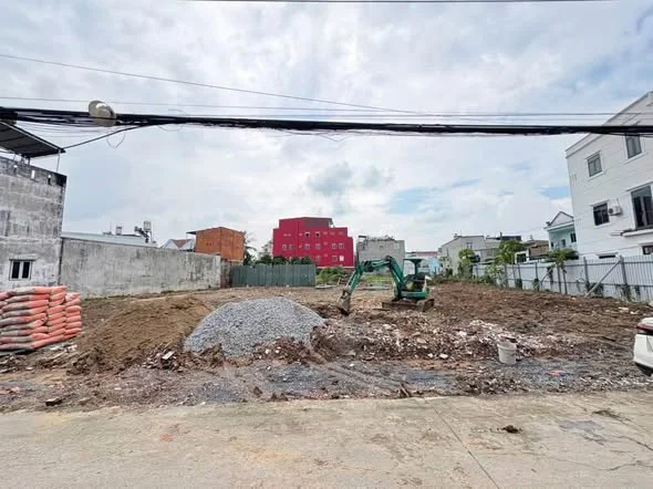 Sổ sẵn cầm tay nhanh lên khách ơi 6lô giờ còn 3lô nữa là hết rùi Vi trí sát ngã tư chiêu Liêu p dĩ