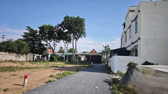 Vị trí: 1/đường Lê Thị Hoa, xã Củ Chi Mới, KV dân cư đông đúc, nhiều công t