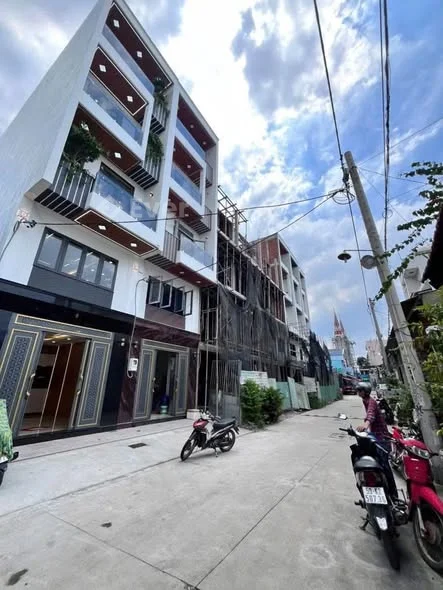 BÁN NHÀ CĂN GÓC TƯƠNG LAI HAI MẶT TIỀN ĐƯỜNG 12M