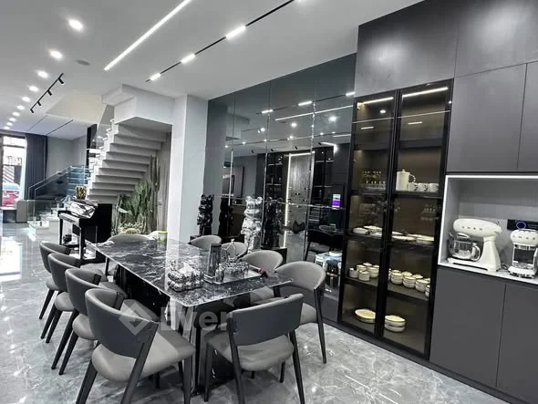 BÁN NHÀ LẦU ĐẸP - GẦN BV HOÀN MỸ CỬU LONG