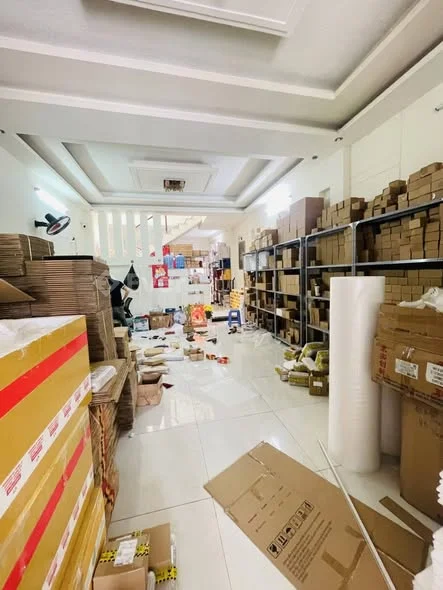 SIÊU PHẨM DIỆN TÍCH KHỦNG – PHAN VĂN HỚN / NGUYỄN ẢNH THỦ