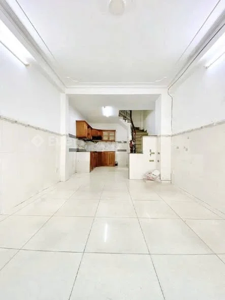 Nhà sát 𝘽𝘼 𝙏𝙃Á𝙉𝙂 𝙃𝘼𝙄 , hẻm thông Thành Thái , Lý Thường Kiệt .