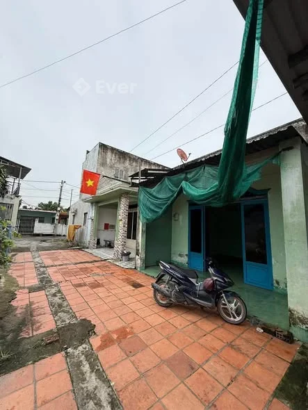 Chủ gửi Bán Nhà Sổ Hồng Riêng Diện tích :5m x 15m Cấp 4 - 2Phòng Ngủ Giá Chỉ 2 Tỷ 850 Triệu 2 Sẹc