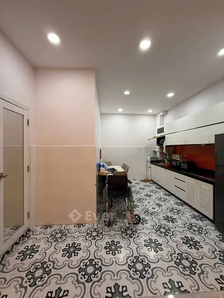 Chính chủ cho thuê nhà nguyên căn đường Lê Văn Lương Q7 sát Lottemart ban công thoáng mát