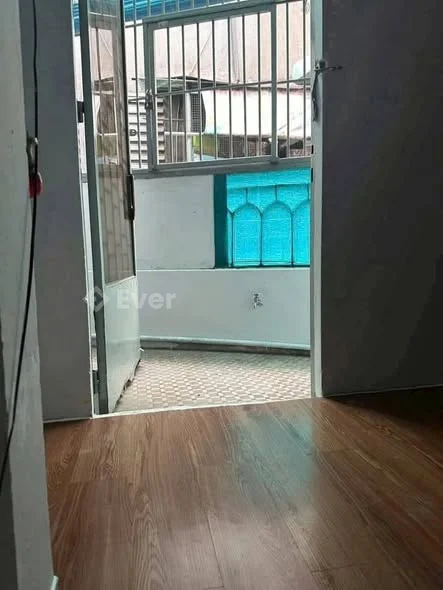 Ccg Bán nhà
72/19 Huỳnh văn bánh p 15 Phú nhuận
Dt : 3 x 6 m ; Dtcn : 15 m dt sàn 30 m
Kết cấu 2 l