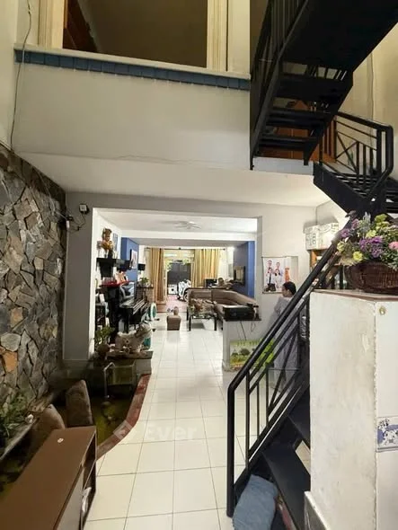 Nhà 2 tầng Lý Thường Kiệt, 4.3 x 20m, chỉ 12.8 TỶ