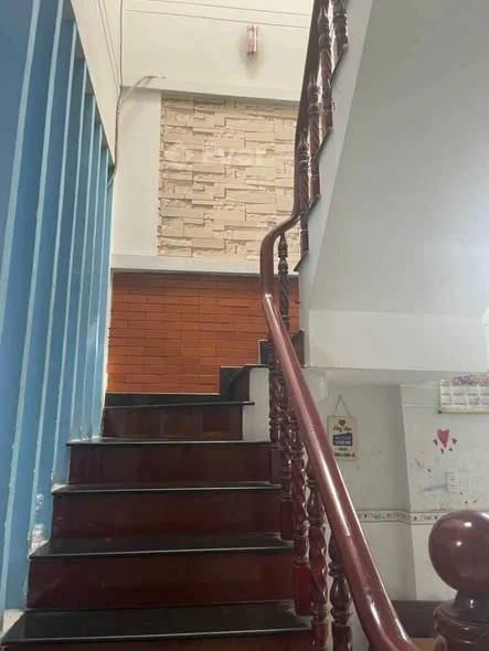 cho thuê nhà.1 trêt 1 Lầu 3 Phòng ngủ gần trung tâm y tê dĩ an