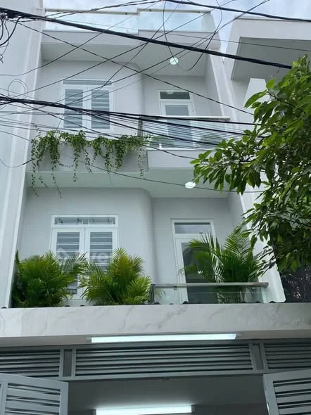 CG NHÀ 3 TẦNG MỚI XÂY KIÊN CỐ - THIẾT KẾ HIỆN ĐẠI – HXH 5M - 1/ HOÀNG HỮU NAM Q9 CŨ