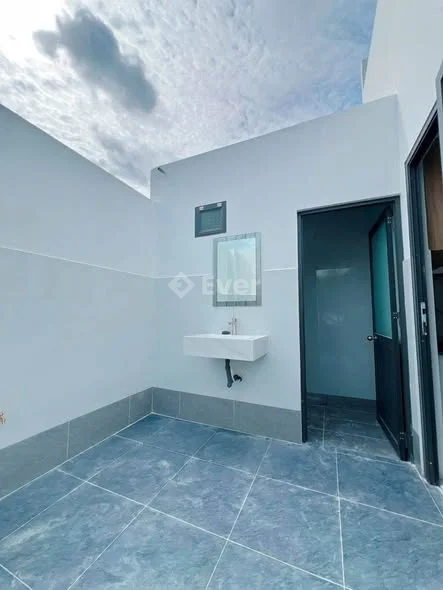 Bán nhà C4 đã hoàn công. Đường xe An Phú Tây - Hưng Long-huyện BC Ngang 5 dài 20 Tổng 100 m2 Giá