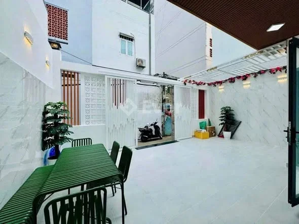 Bán nhà biệt thự .Đường phạm hữu lầu .Q7