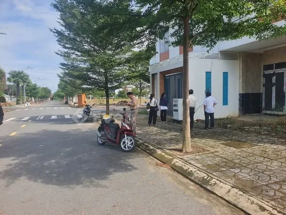 Đất Mỹ Phước 4 đường 16m Dt 5x17m dân cư hiện hữu Sổ riêng full thổ Có thể kinh doanh Giá hợp lý, hỗ