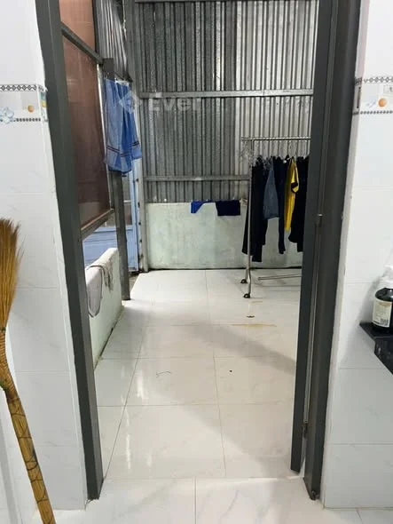 KẸT BANK GẤP GIẢM GIÁ MẠNH CĂN NHÀ CÒN MỚI 95%