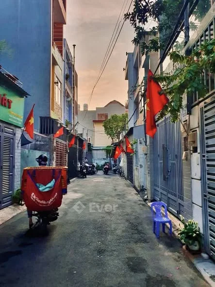 Nhà 3 tầng BTCT – khu VIP Đường 11, Linh Xuân – Nhỉnh 5