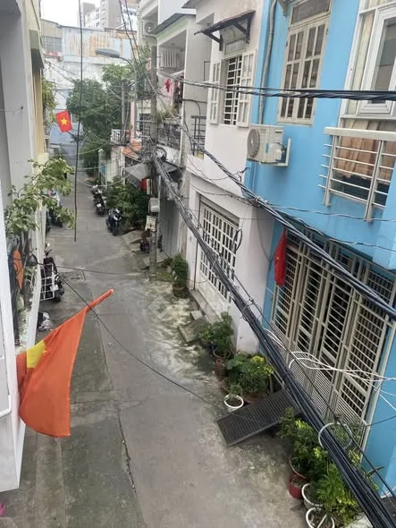 NHÀ 4 LẦU HẺM XE HƠI NGUYỄN CỬU VÂN – GIÁP QUẬN 1
