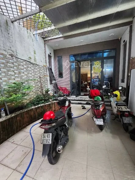 - 10M RA MTKD ĐỈNH - GÒ DẦU - HXT 6M
- Nhỉnh hơn 12 tỷ
- DT: 5*20m ( không lỗi PT, Vuông A4 )
- Nhà