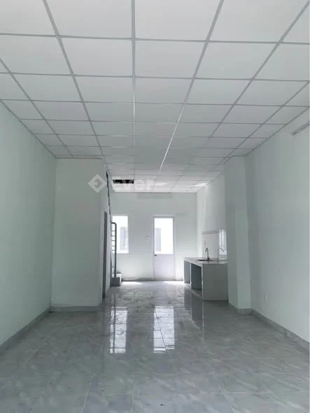 Bán nhà 1 trệt 1 lầu đường nhựa để xe oto thoải mái, hệ thống thoát nc rất tốt không sợ ngập lụt nằm