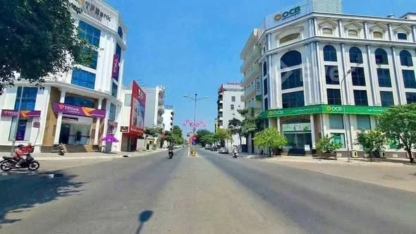 Bán 3 lô đất mặt tiền đường số 9 TTHC~Tp Dĩ An