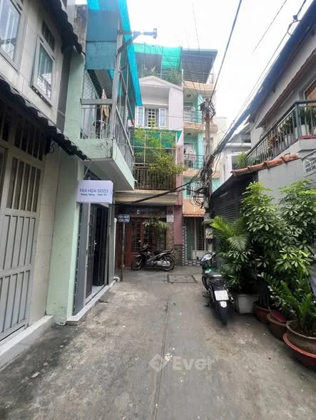 Hạ giá 300 tr còn 2,3 tỉ bl Phú Nhuận TPHCM