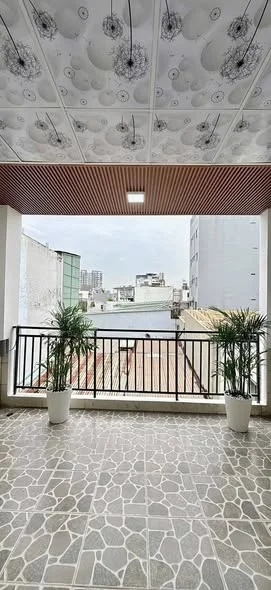 Dien Tích 4m dài 10m 1 tret 2 lầu. Gồm 3pn 1p thờ sân