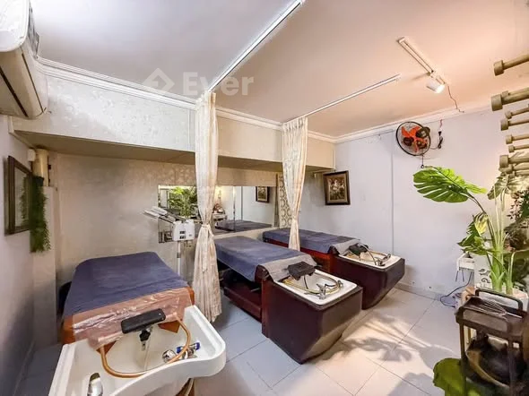 căn nhà vị trí đẹp, góc 2 mặt tiền thông thoáng với diện tích ( 4m x 15,85m )