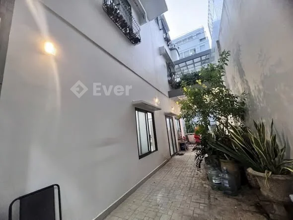 QUẬN 1 – BIỆT THỰ MẶT TIỀN ĐA KAODiện tích 208m² (8×26), kết cấu 4 tầng, không gian chuẩn nghỉ dưỡng