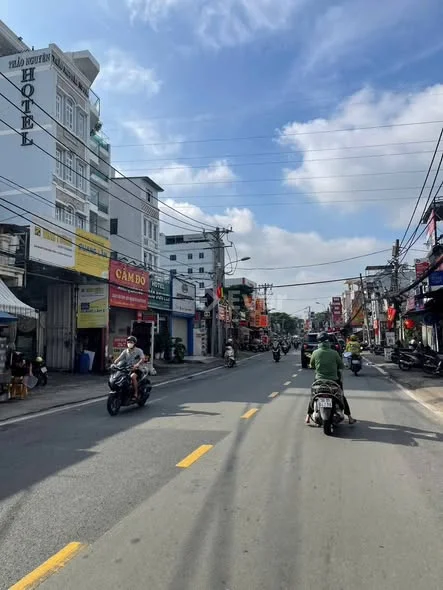 Bán Nhà Mặt Tiền đường Đỗ Xuân Hợp, Phước Long B, Quận 9.