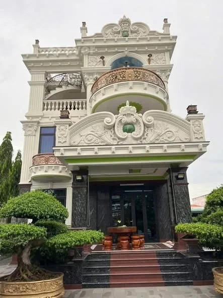 BIỆT PHỦ 1000M2 3 TẦNG GIÁ CHỈ 42 TỶ Nguyễn Ảnh Thủ. Thới Tam Thôn. Hóc Môn Diện Tích : 20m x 50m. G