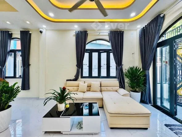 Nhà mặt tiền P3 Gò Vấp gần Phạm Văn Đồng, full nội thất giá 7.6 tỷ