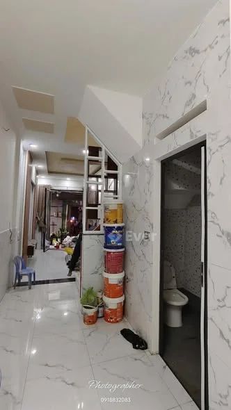 ngang 3m nở hậu 3,6m dài 11m, dt 39,2m. Gồm 1 trệt, 2 lầu, sàn BTCT, hoàn công đầy đủ