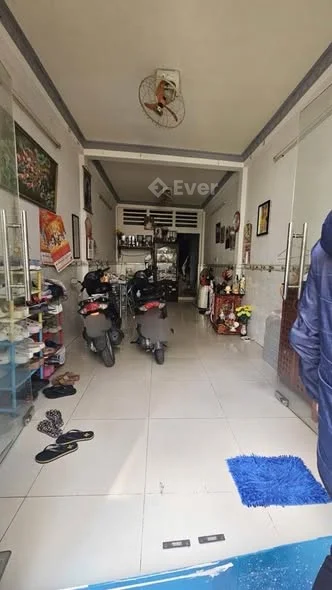 Nhà Nguyễn Trãi trung tâm của Q5. Hẻm thông thoáng nhà đẹp vào ở ngay. Cho thuê hoặc kinh doanh đa n