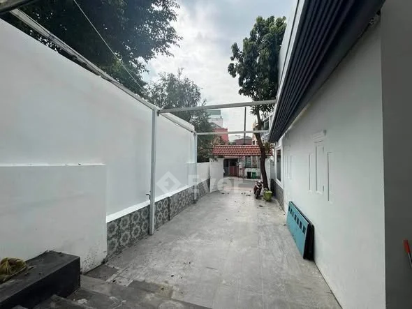 CHO THUÊ MT KINH DOANH THẢO ĐIỀN - Diện tích / Size: ~200m2 - Giá thuê / Rental price: 85tr/tháng -