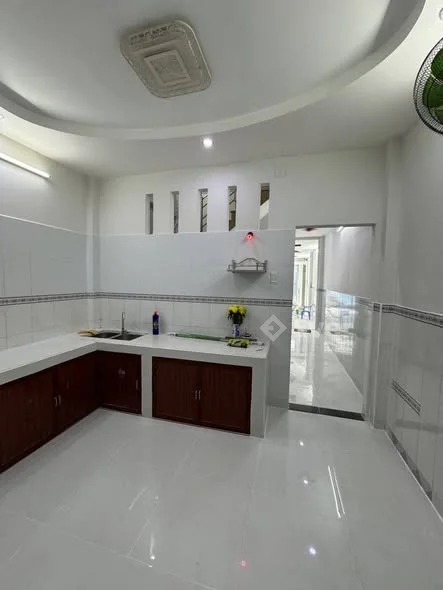 Chính chủ gửi bán nhà 2 tầng, diện tích 100m², hẻm xe hơi -- sổ hồng riêng - hcđ