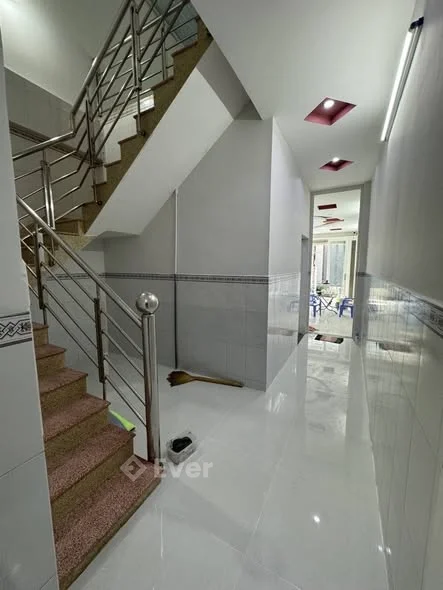 Chính chủ gửi bán nhà 2 tầng, diện tích 100m², hẻm xe hơi -- sổ hồng riêng - hcđ