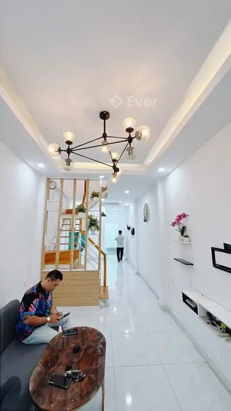 Bán nhà 40m2 gần công viên Khánh Hội, Quận 4