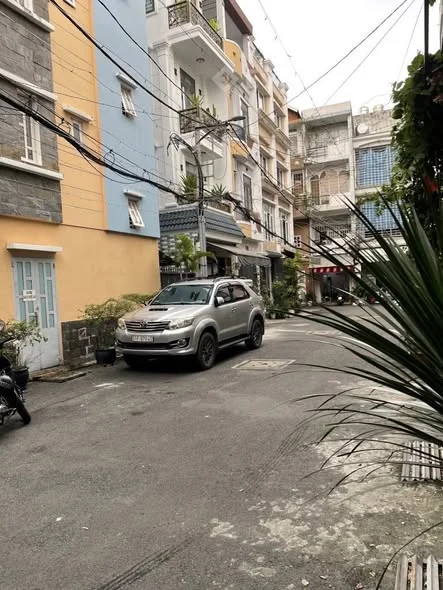 Nhà 2 tầng, 2 phòng ngủ tại Huỳnh Văn Bánh, Phú Nhuận