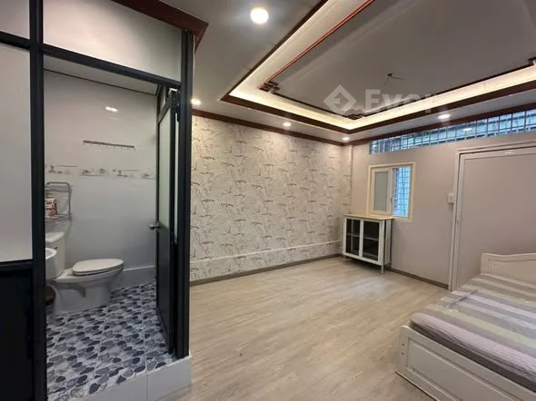 1 viên Kim Cương ACE ơi 188/2K Cao Đạt F1 Q5 .Giá 5tỷ680 TL bớt Lộc