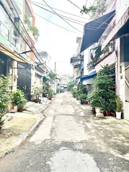 Nhà 205/Đường Đất Mới, gần ngã tư 4 xã, giáp Tân Phú. Giá bán: 4 tỷ 680 (còn thương lượng)